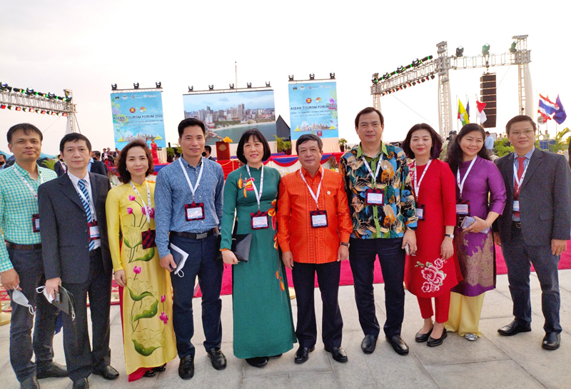 Đoàn Việt Nam tham dự lễ khai mạc Diễn đàn Du lịch ASEAN (ATF) 2022. (Nguồn ảnh: nhandan.vn )